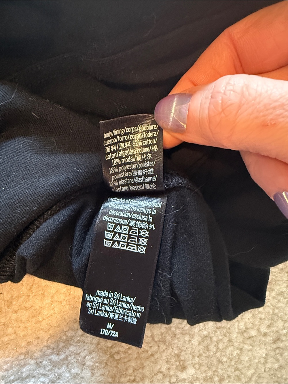 VS Sport Capri Legging with Cutout Leg - Medium - Picture 5 of 5